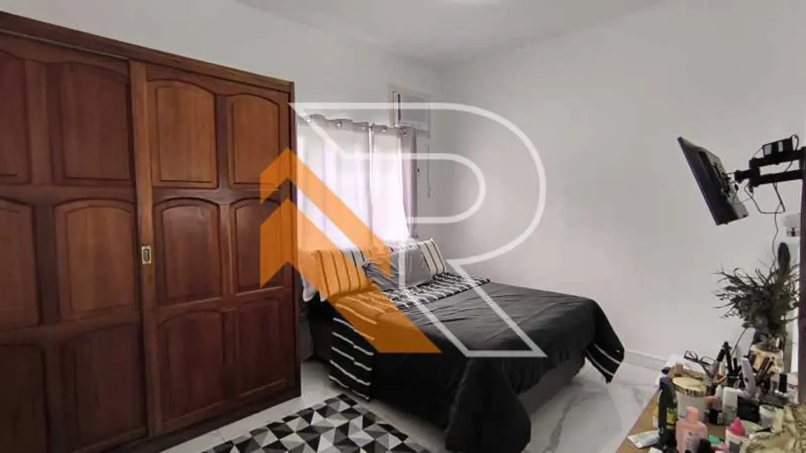 Casa com 6 quartos à venda, 274m2 em Niteroi - RJ - imagem 5 Foto 5 de Casa com 6 quartos à venda, 274m2 em Niteroi - RJ