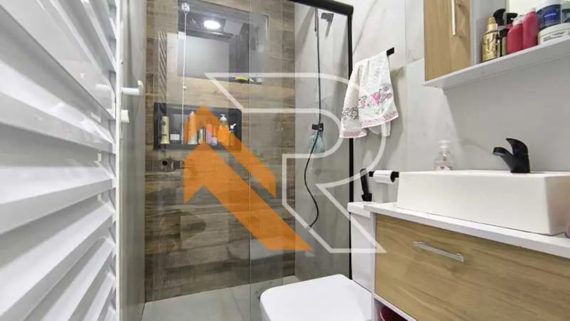 Casa com 6 quartos à venda, 274m2 em Niteroi - RJ - imagem 8 Foto 8 de Casa com 6 quartos à venda, 274m2 em Niteroi - RJ