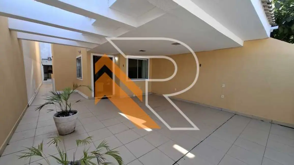 Foto 1 de Casa com 3 quartos à venda, 164m2 em Niteroi - RJ