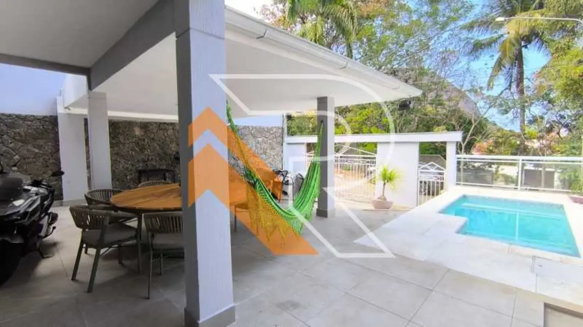 Foto 1 de Casa com 4 quartos à venda e para alugar, 241m2 em Niteroi - RJ