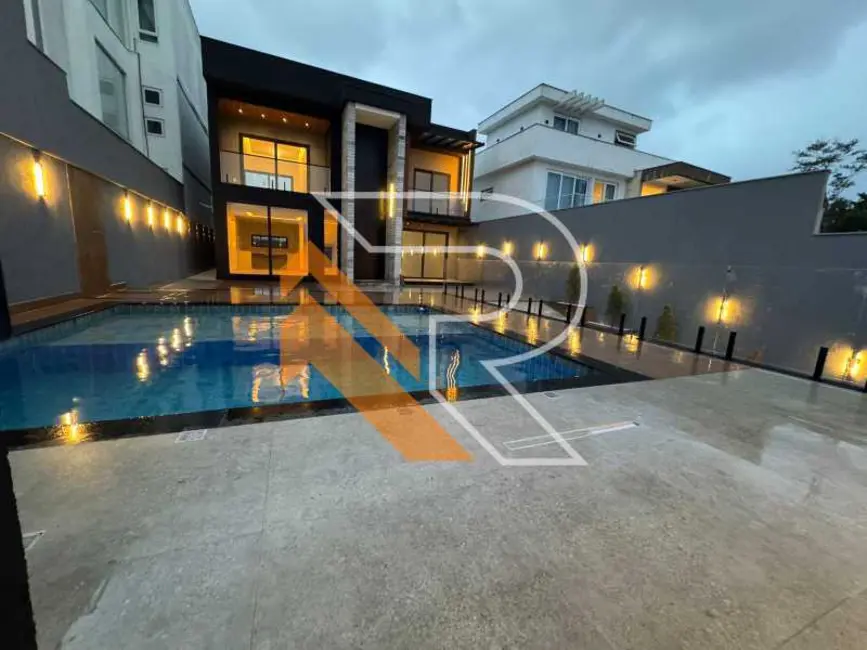 Foto 1 de Casa com 4 quartos à venda e para alugar, 360m2 em Niteroi - RJ