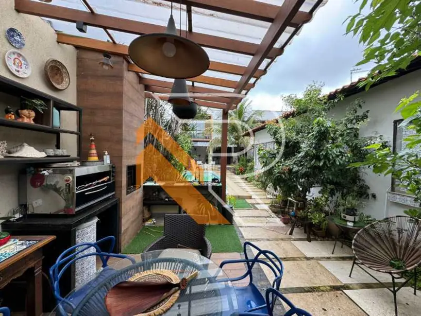 Foto 3 de Casa com 6 quartos à venda, 450m2 em Niteroi - RJ