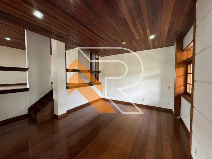 Foto 2 de Casa de Condomínio com 4 quartos à venda e para alugar, 333m2 em Niteroi - RJ