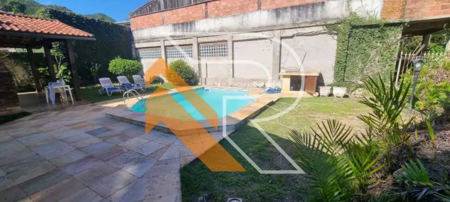 Foto 3 de Casa de Condomínio com 3 quartos para alugar, 290m2 em Niteroi - RJ