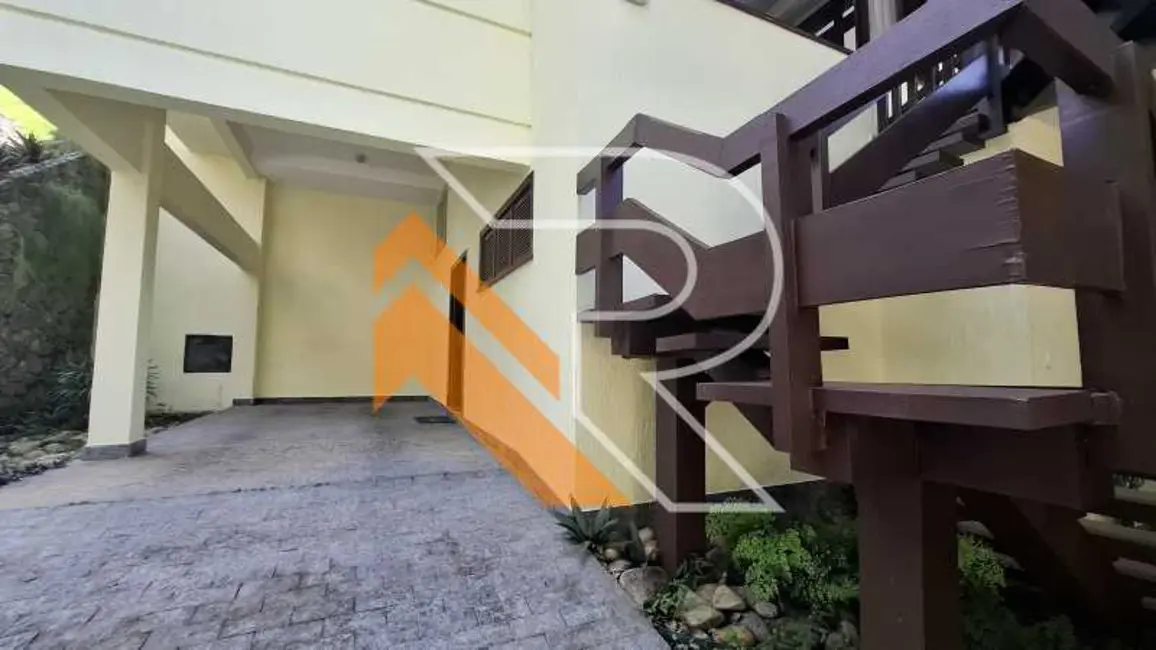 Foto 3 de Casa de Condomínio com 3 quartos à venda, 259m2 em Niteroi - RJ