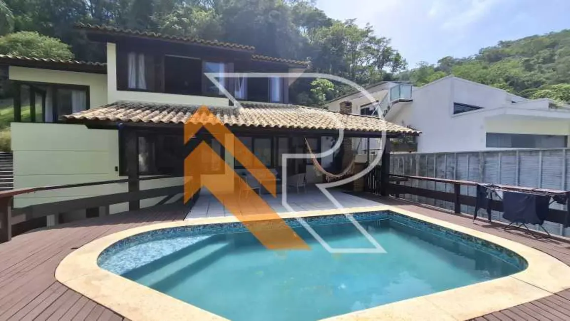 Foto 1 de Casa de Condomínio com 3 quartos à venda, 259m2 em Niteroi - RJ