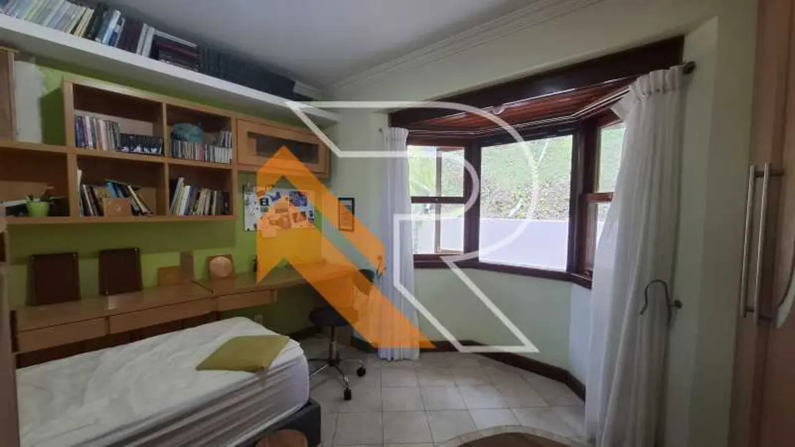 Foto 7 de Casa de Condomínio com 3 quartos à venda, 259m2 em Niteroi - RJ