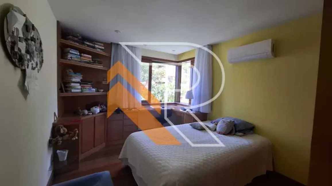 Foto 4 de Casa de Condomínio com 3 quartos à venda, 259m2 em Niteroi - RJ