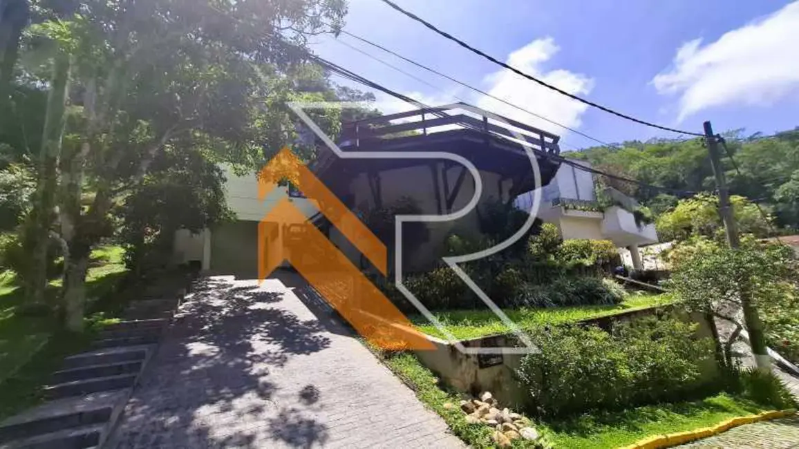 Foto 2 de Casa de Condomínio com 3 quartos à venda, 259m2 em Niteroi - RJ