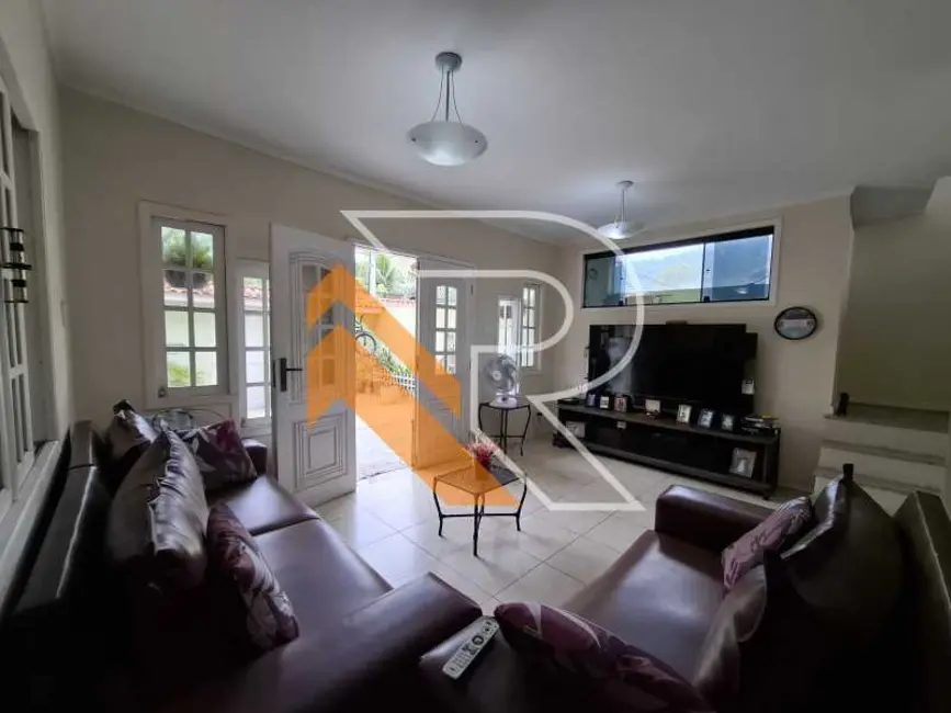 Foto 1 de Casa de Condomínio com 3 quartos à venda, 304m2 em Niteroi - RJ