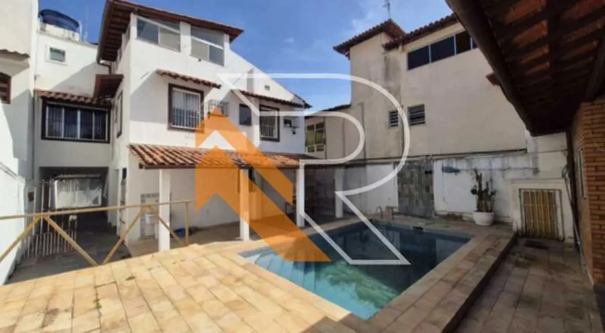 Foto 1 de Casa com 5 quartos à venda, 389m2 em Niteroi - RJ