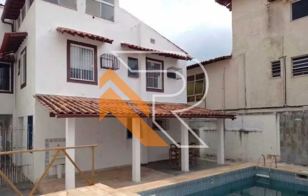 Foto 2 de Casa com 5 quartos à venda, 389m2 em Niteroi - RJ