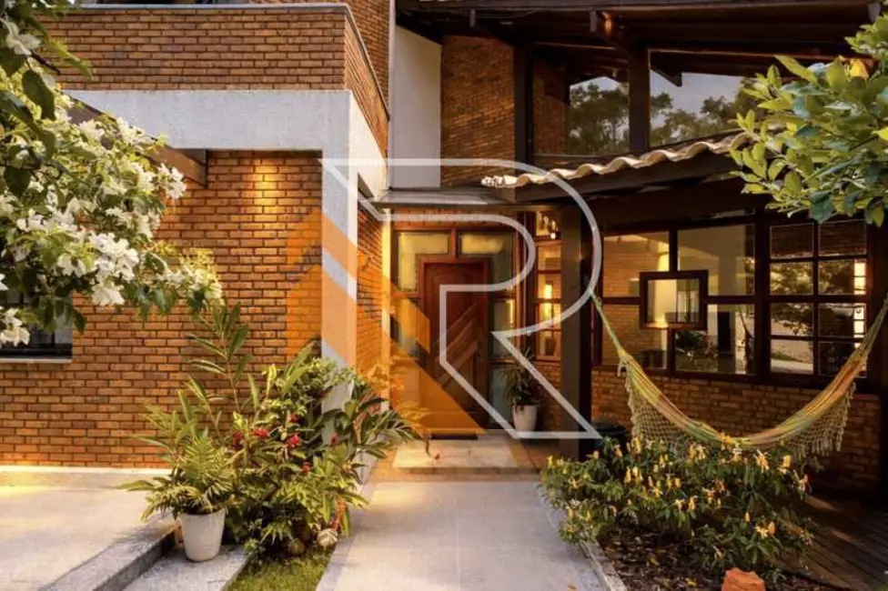 Foto 1 de Casa de Condomínio com 4 quartos à venda, 354m2 em Niteroi - RJ