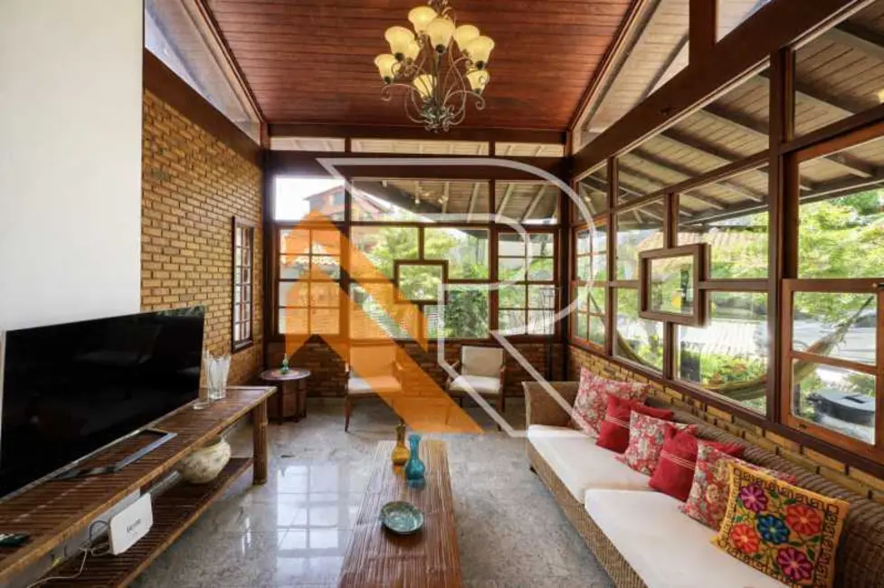 Foto 4 de Casa de Condomínio com 4 quartos à venda, 354m2 em Niteroi - RJ