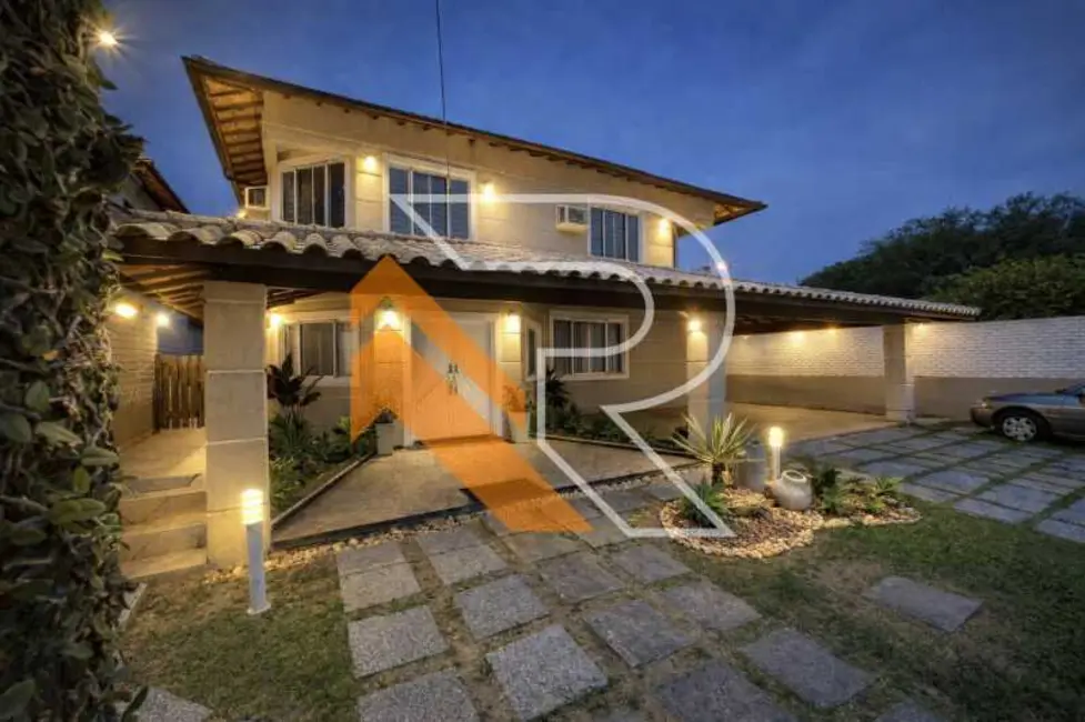 Foto 1 de Casa de Condomínio com 4 quartos à venda, 600m2 em Niteroi - RJ