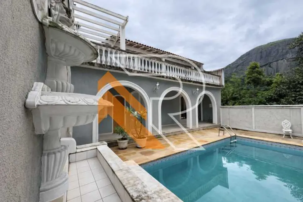 Foto 3 de Casa com 5 quartos à venda e para alugar, 200m2 em Niteroi - RJ