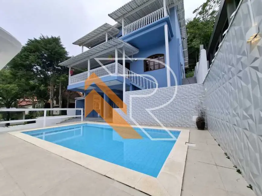 Foto 1 de Casa de Condomínio com 5 quartos à venda, 390m2 em Niteroi - RJ