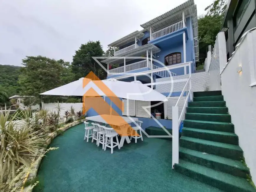 Foto 2 de Casa de Condomínio com 5 quartos à venda, 390m2 em Niteroi - RJ