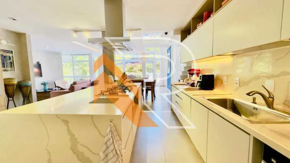 Foto 4 de Casa de Condomínio com 4 quartos à venda, 255m2 em Niteroi - RJ