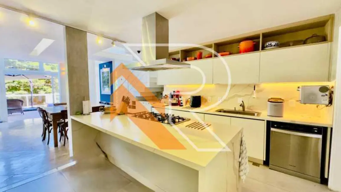 Foto 6 de Casa de Condomínio com 4 quartos à venda, 255m2 em Niteroi - RJ