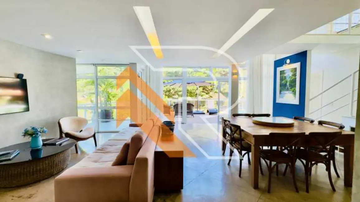 Foto 2 de Casa de Condomínio com 4 quartos à venda, 255m2 em Niteroi - RJ