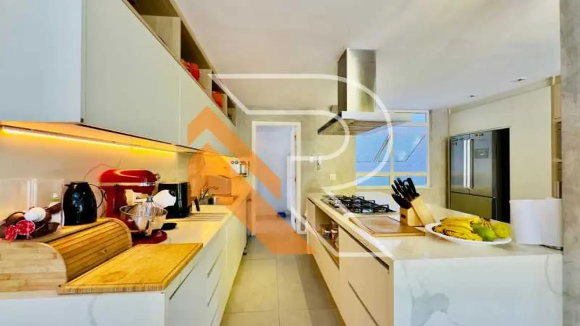 Foto 3 de Casa de Condomínio com 4 quartos à venda, 255m2 em Niteroi - RJ