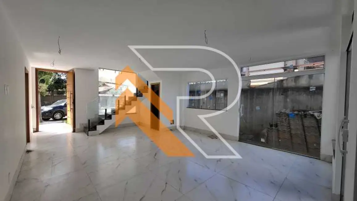 Foto 3 de Casa de Condomínio com 4 quartos à venda, 190m2 em Niteroi - RJ