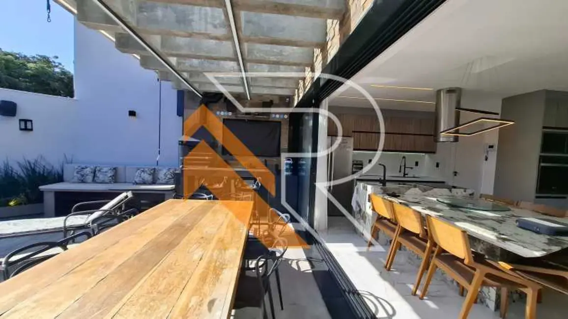 Foto 3 de Casa com 3 quartos à venda, 209m2 em Niteroi - RJ