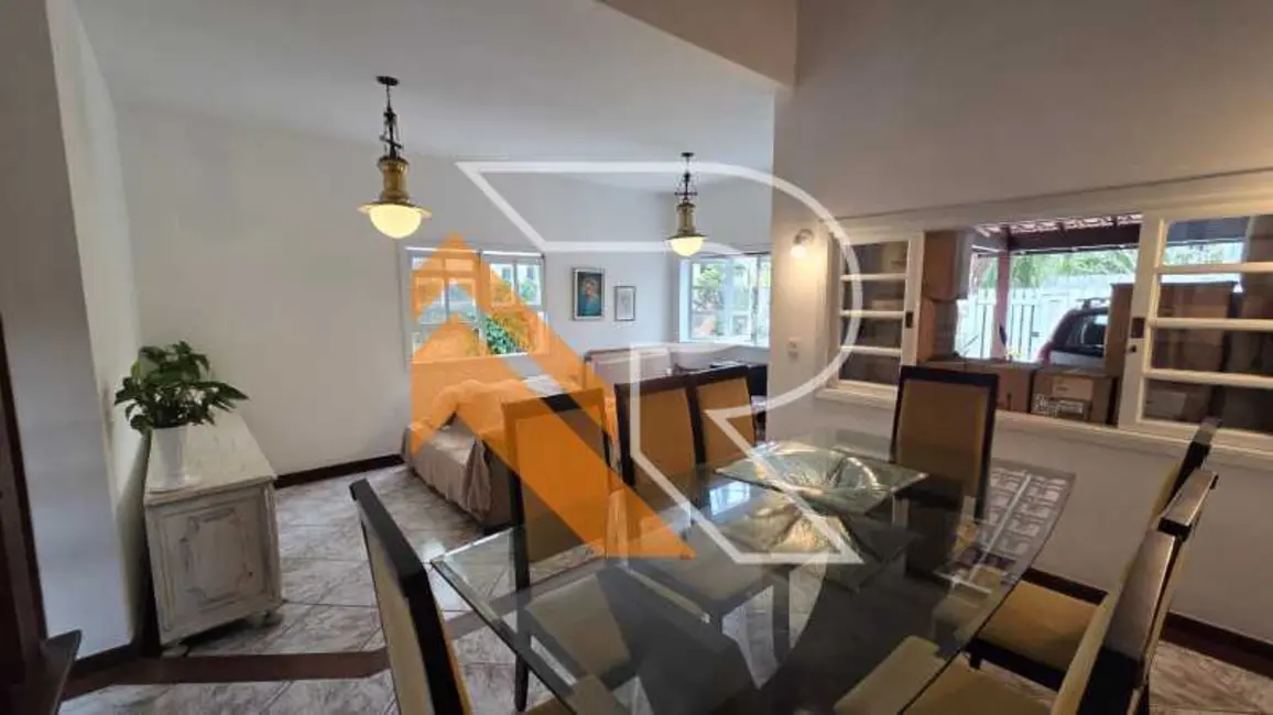 Foto 9 de Casa com 4 quartos à venda, 180m2 em Niteroi - RJ
