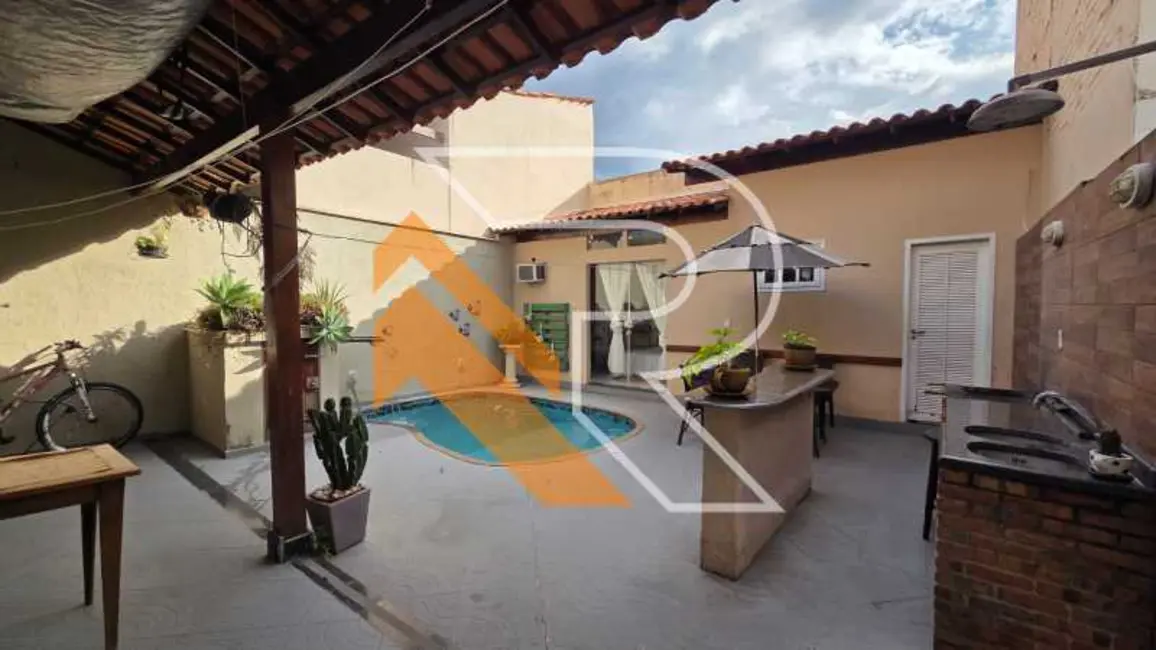 Foto 4 de Casa com 4 quartos à venda, 180m2 em Niteroi - RJ