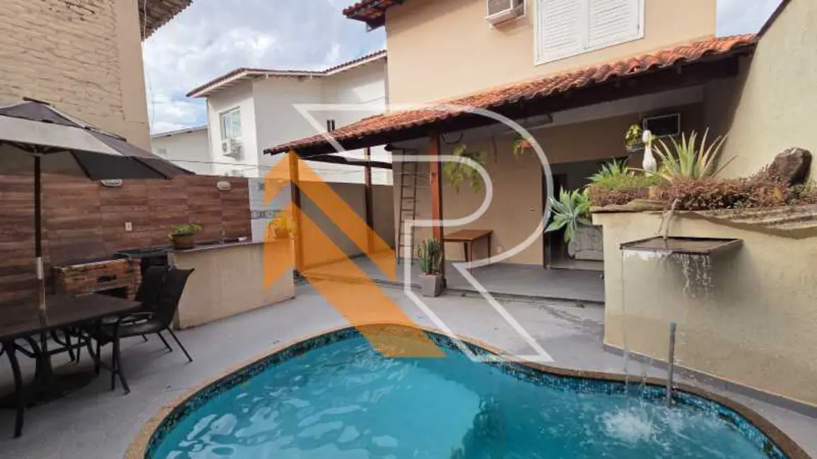 Foto 1 de Casa com 4 quartos à venda, 180m2 em Niteroi - RJ