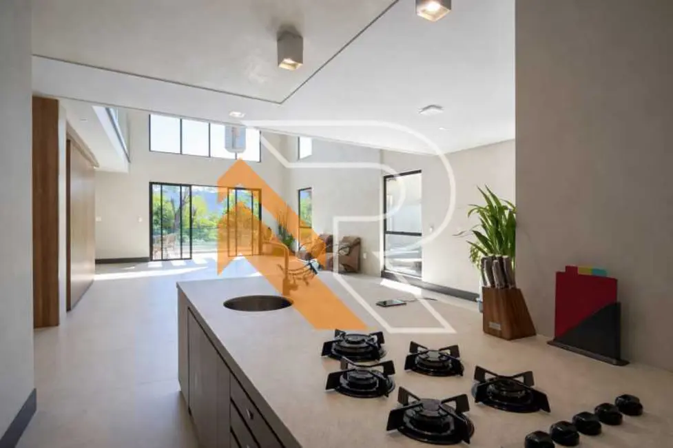 Foto 3 de Casa de Condomínio com 4 quartos à venda, 300m2 em Niteroi - RJ