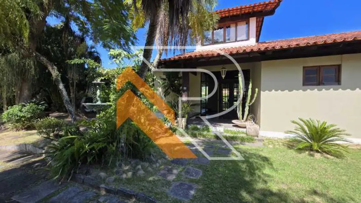 Foto 1 de Casa de Condomínio com 3 quartos para alugar, 242m2 em Niteroi - RJ