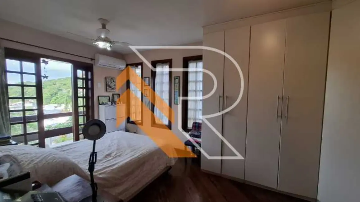 Casa de Condomínio com 4 quartos à venda, 227m2 em Niteroi - RJ - imagem 6 Foto 6 de Casa de Condomínio com 4 quartos à venda, 227m2 em Niteroi - RJ