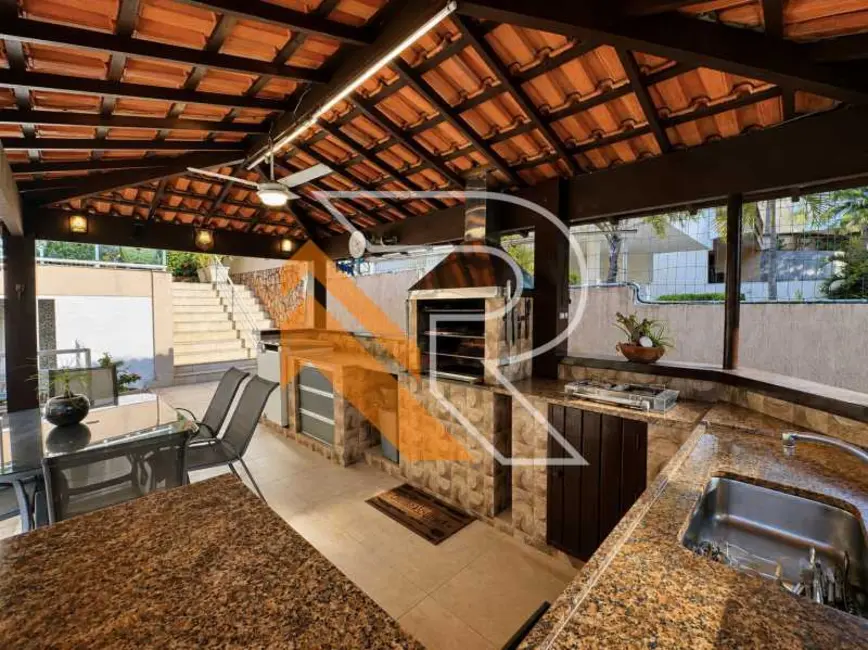 Casa de Condomínio com 4 quartos à venda, 445m2 em Niteroi - RJ - imagem 4 Foto 4 de Casa de Condomínio com 4 quartos à venda, 445m2 em Niteroi - RJ