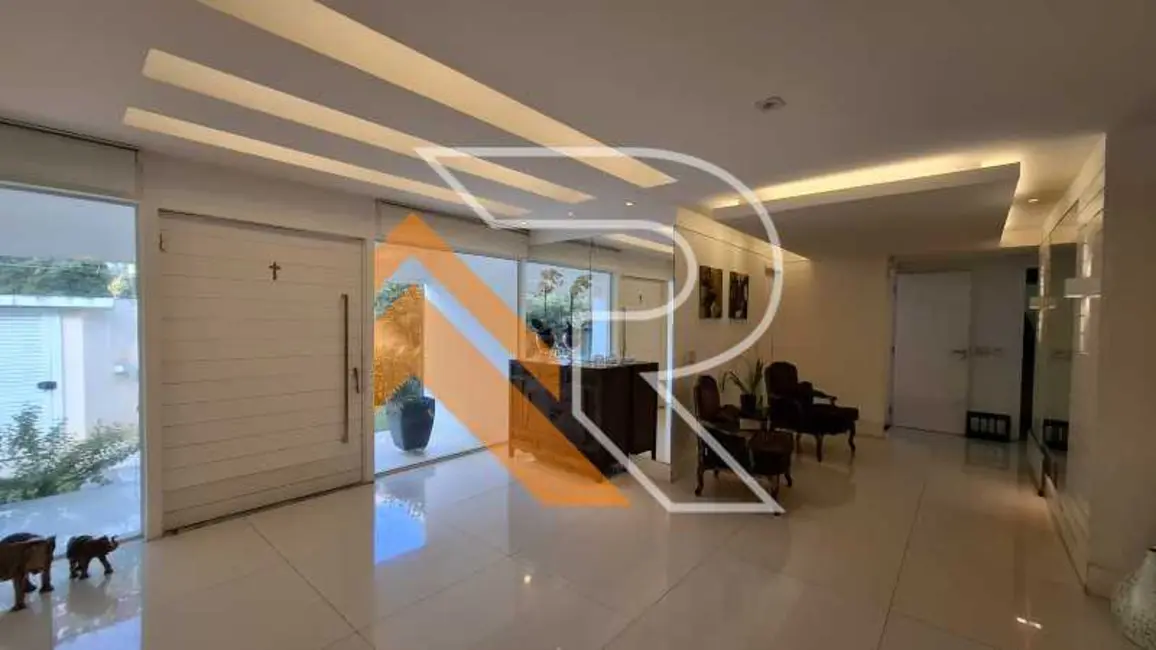 Foto 3 de Casa com 5 quartos à venda, 470m2 em Niteroi - RJ