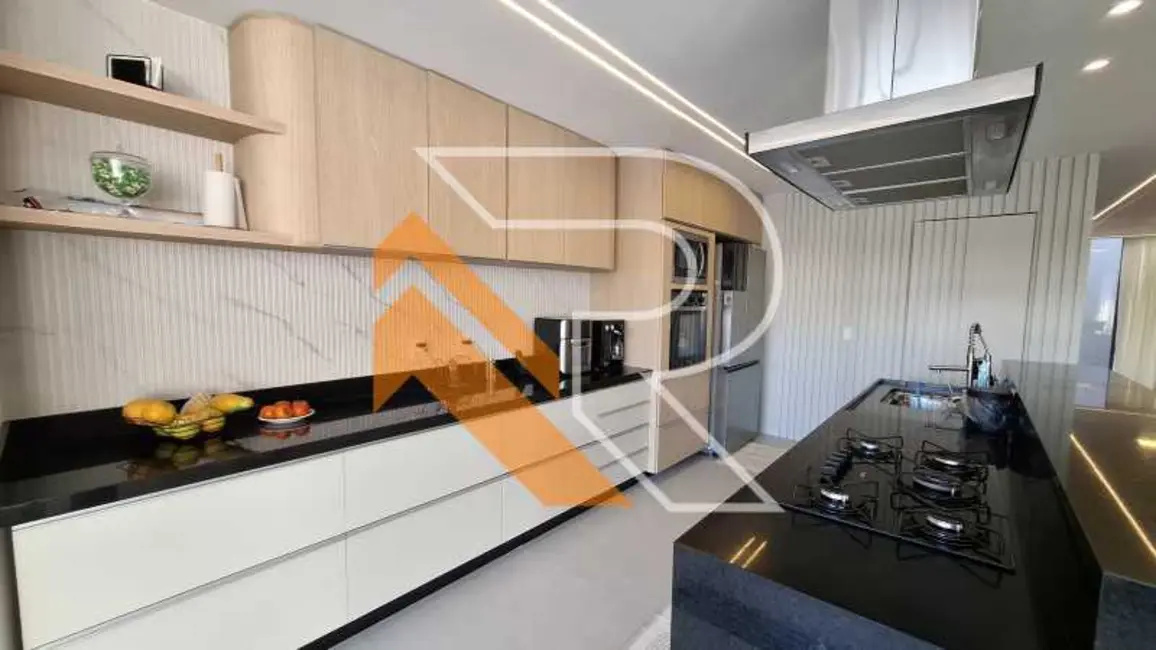 Casa com 4 quartos à venda, 203m2 em Niteroi - RJ - imagem 4 Foto 4 de Casa com 4 quartos à venda, 203m2 em Niteroi - RJ