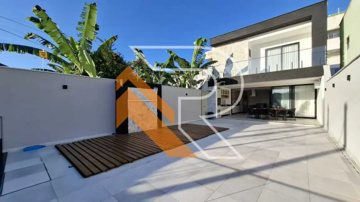 Casa com 4 quartos à venda, 203m2 em Niteroi - RJ - imagem 1 Foto 1 de Casa com 4 quartos à venda, 203m2 em Niteroi - RJ