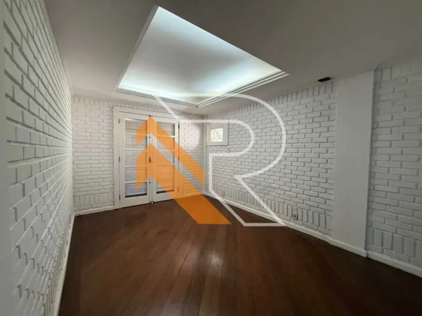 Casa de Condomínio com 7 quartos à venda, 227m2 em Niteroi - RJ - imagem 8 Foto 8 de Casa de Condomínio com 7 quartos à venda, 227m2 em Niteroi - RJ