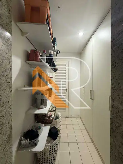 Apartamento com 4 quartos à venda e para alugar, 247m2 em Niteroi - RJ - imagem 8 Foto 8 de Apartamento com 4 quartos à venda e para alugar, 247m2 em Niteroi - RJ