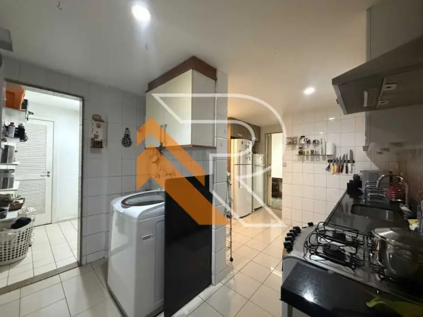 Apartamento com 4 quartos à venda e para alugar, 247m2 em Niteroi - RJ - imagem 6 Foto 6 de Apartamento com 4 quartos à venda e para alugar, 247m2 em Niteroi - RJ