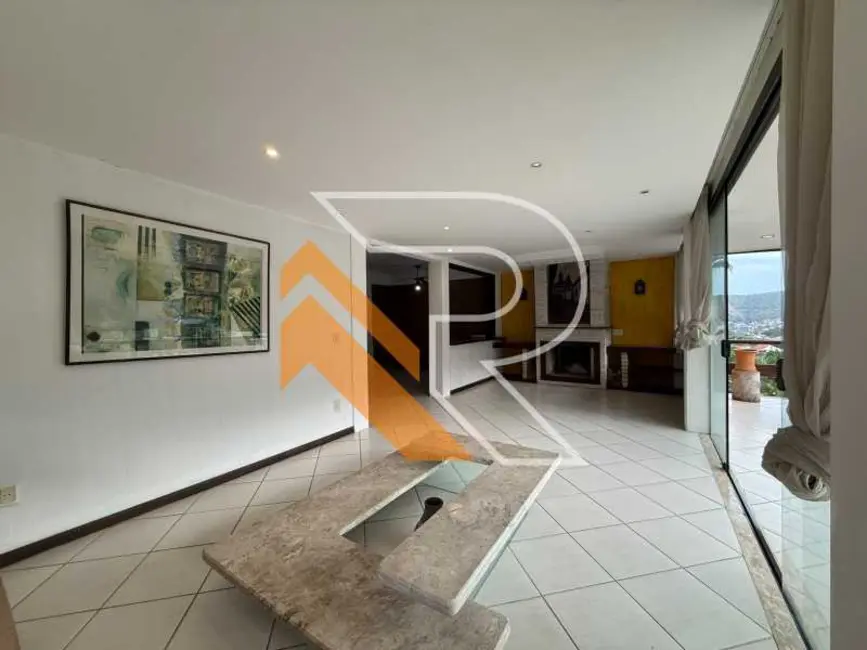 Casa de Condomínio com 3 quartos à venda e para alugar, 327m2 em Niteroi - RJ - imagem 9 Foto 9 de Casa de Condomínio com 3 quartos à venda e para alugar, 327m2 em Niteroi - RJ