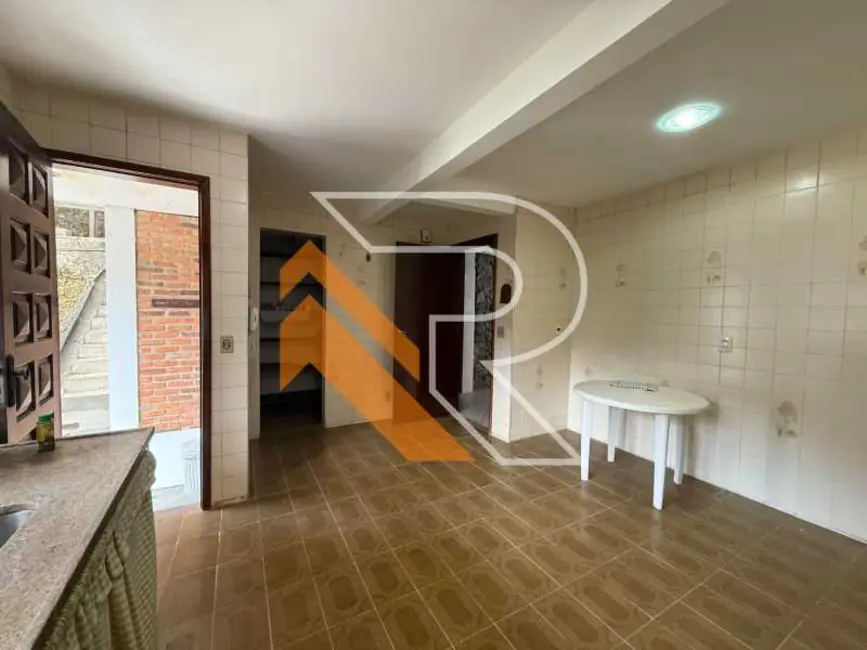 Casa de Condomínio com 3 quartos à venda e para alugar, 327m2 em Niteroi - RJ - imagem 6 Foto 6 de Casa de Condomínio com 3 quartos à venda e para alugar, 327m2 em Niteroi - RJ