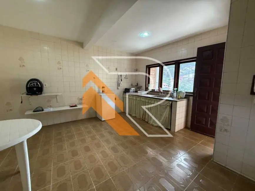 Casa de Condomínio com 3 quartos à venda e para alugar, 327m2 em Niteroi - RJ - imagem 7 Foto 7 de Casa de Condomínio com 3 quartos à venda e para alugar, 327m2 em Niteroi - RJ