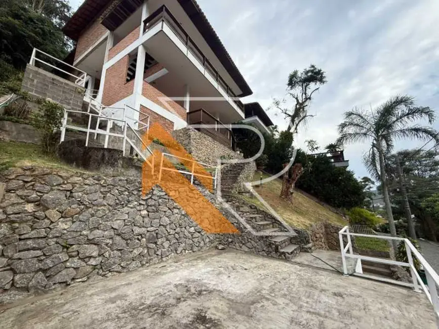 Casa de Condomínio com 3 quartos à venda e para alugar, 327m2 em Niteroi - RJ - imagem 2 Foto 2 de Casa de Condomínio com 3 quartos à venda e para alugar, 327m2 em Niteroi - RJ