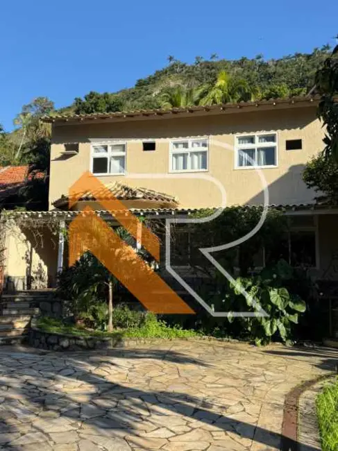 Foto 1 de Casa com 3 quartos para alugar, 331m2 em Niteroi - RJ