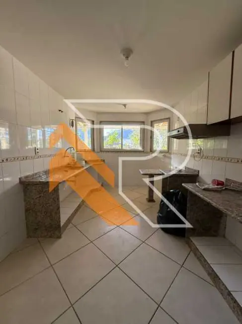 Foto 6 de Casa com 3 quartos para alugar, 331m2 em Niteroi - RJ