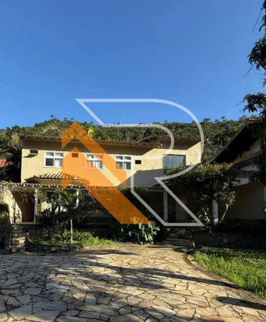 Foto 3 de Casa com 3 quartos para alugar, 331m2 em Niteroi - RJ
