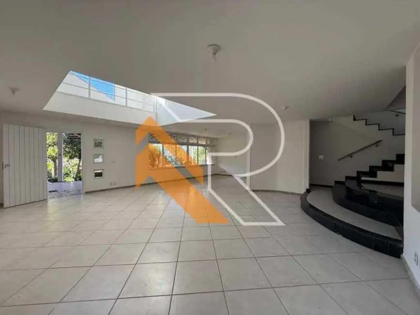 Foto 9 de Casa com 3 quartos para alugar, 331m2 em Niteroi - RJ