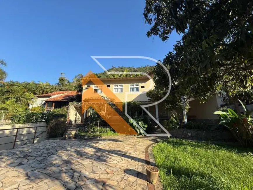 Foto 4 de Casa com 3 quartos para alugar, 331m2 em Niteroi - RJ
